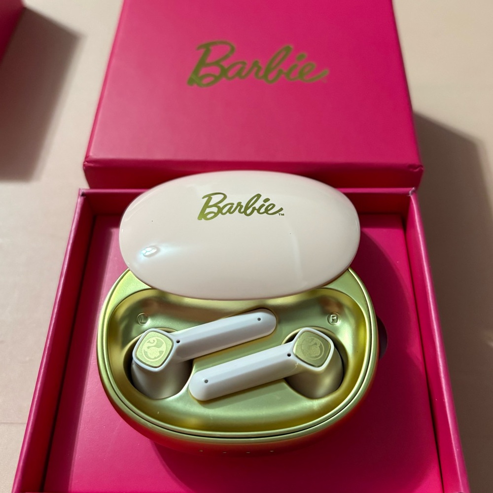 Pink Barbie headset headphones EarPods touch activated wireless bluetooth EarBud